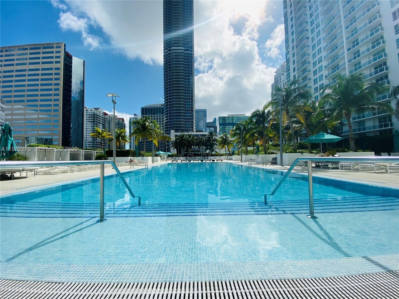 950 Brickell Bay Dr, Unit 2706, Miami, FL 33131 Photo