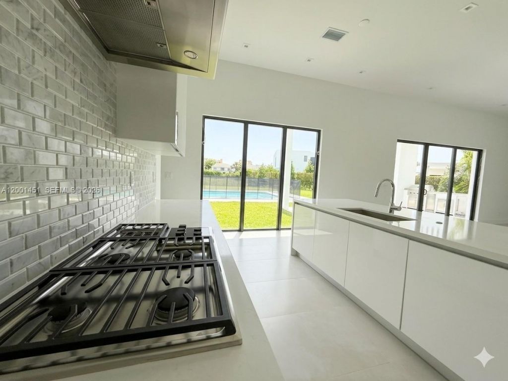 16776 Natures Way, Weston, FL 33326 Photo