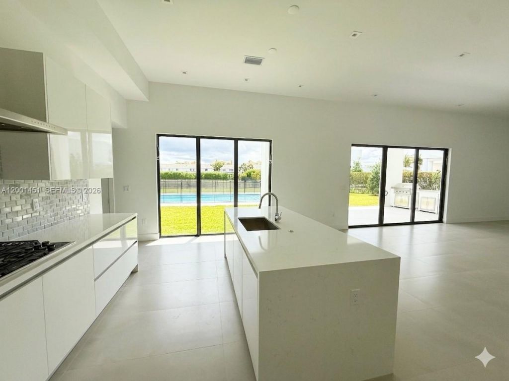 16776 Natures Way, Weston, FL 33326 Photo