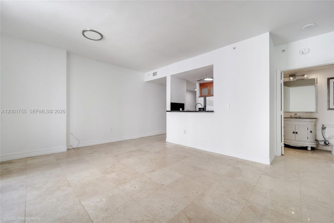 185 SE 14th Ter, Unit 2701, Miami, FL 33131 Photo