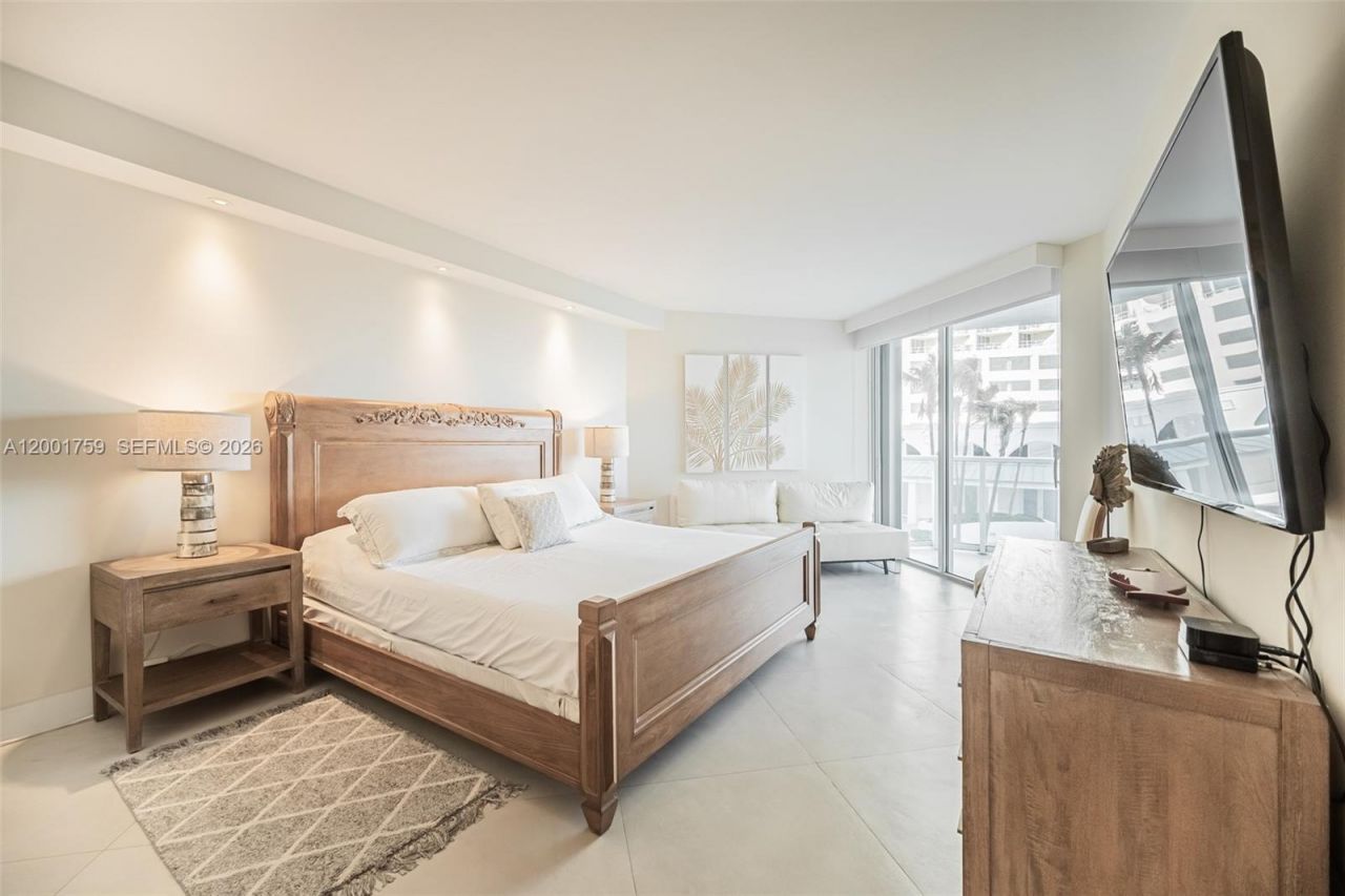 16485 Collins Ave, Unit 536, Sunny Isles Beach, FL 33160 Photo