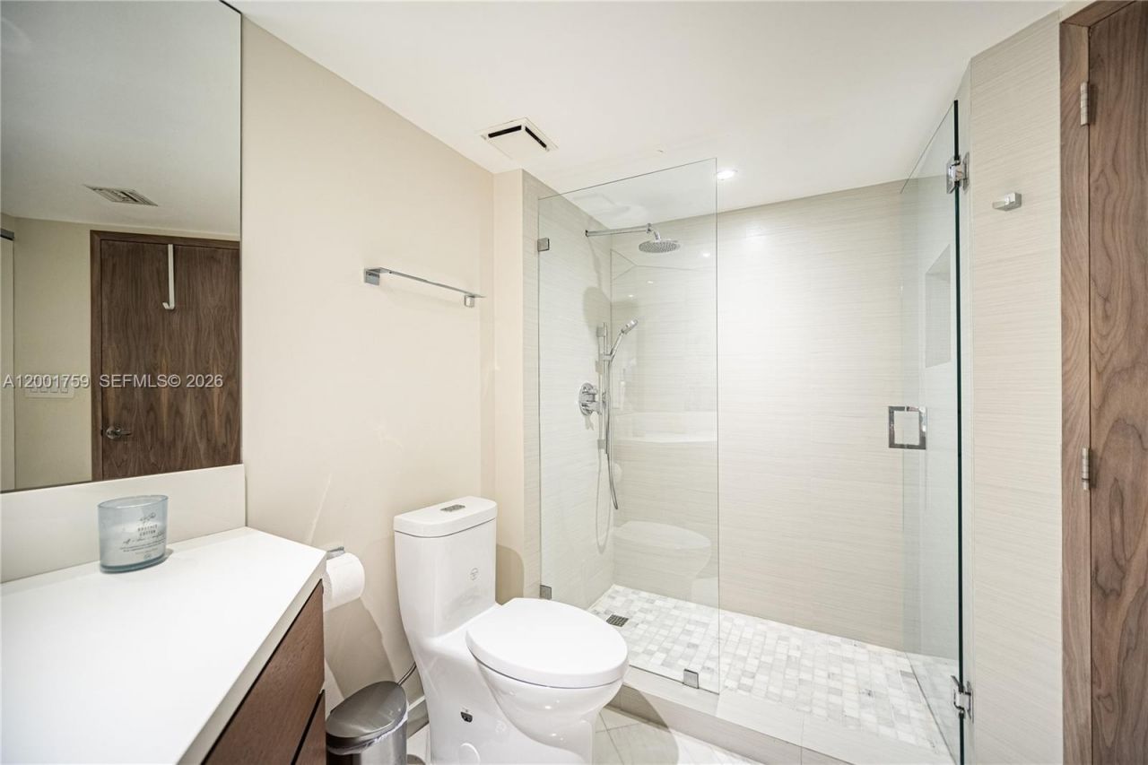 16485 Collins Ave, Unit 536, Sunny Isles Beach, FL 33160 Photo