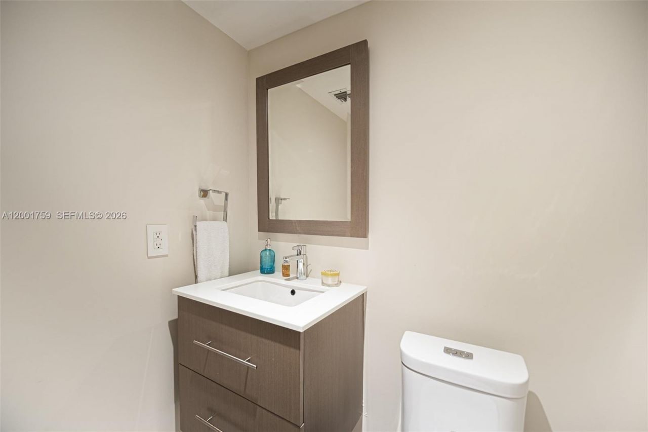 16485 Collins Ave, Unit 536, Sunny Isles Beach, FL 33160 Photo