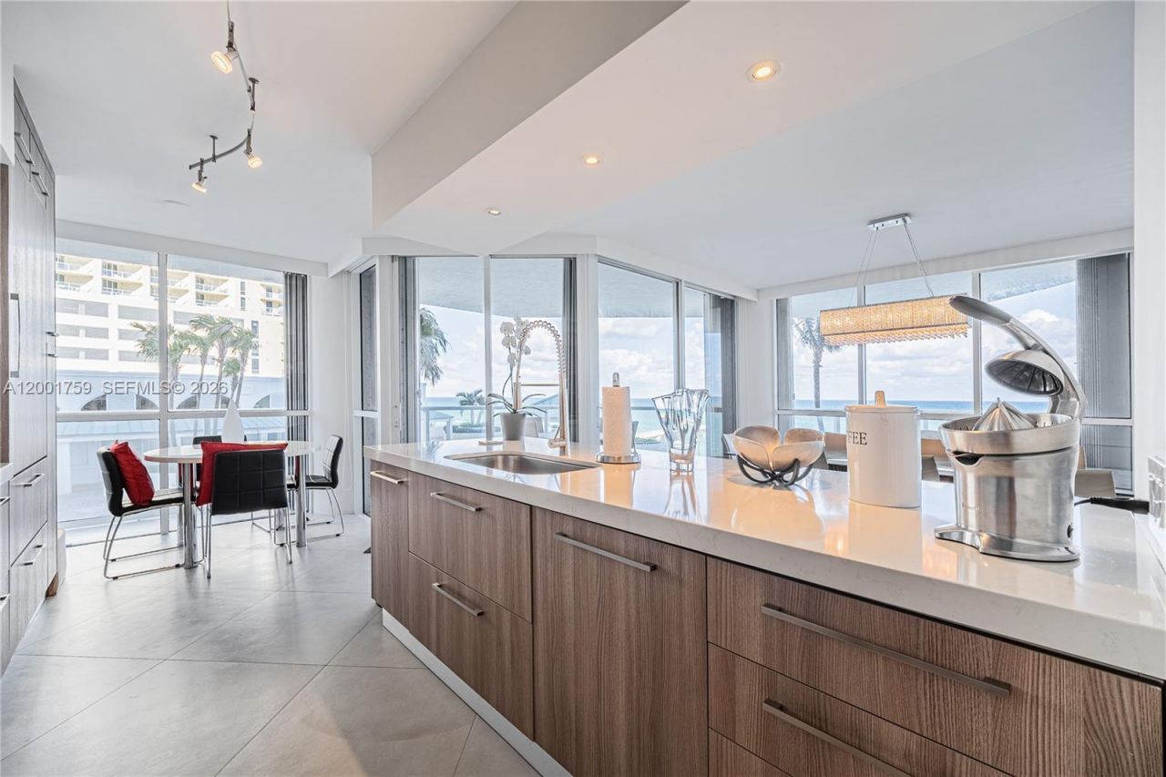 16485 Collins Ave, Unit 536, Sunny Isles Beach, FL 33160 Photo