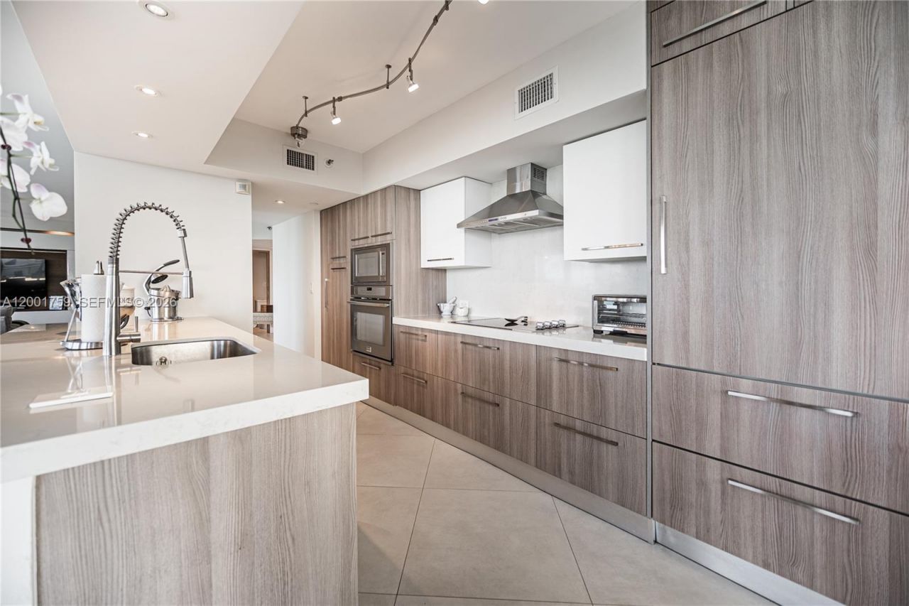 16485 Collins Ave, Unit 536, Sunny Isles Beach, FL 33160 Photo