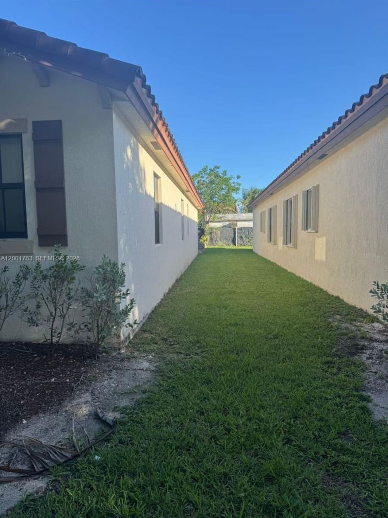 15400 SW 176th Ln, Miami, FL 33187 Photo