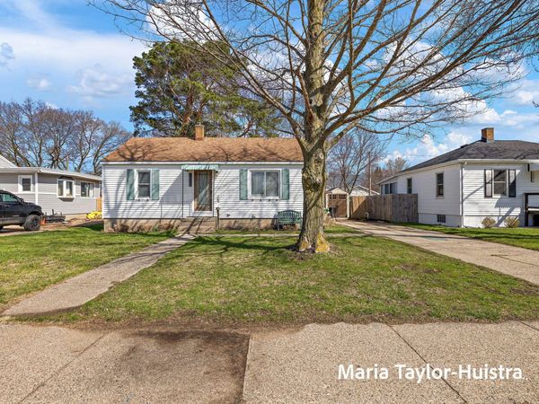 1525 Grant Avenue, Grand Haven, MI 49417