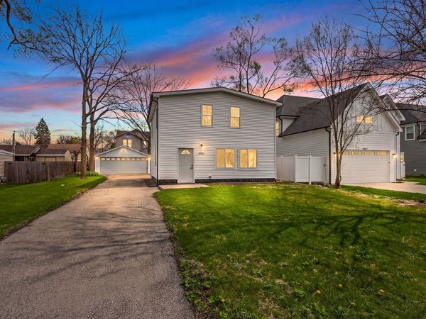 1N335 Purnell Street , Carol Stream, IL 60188