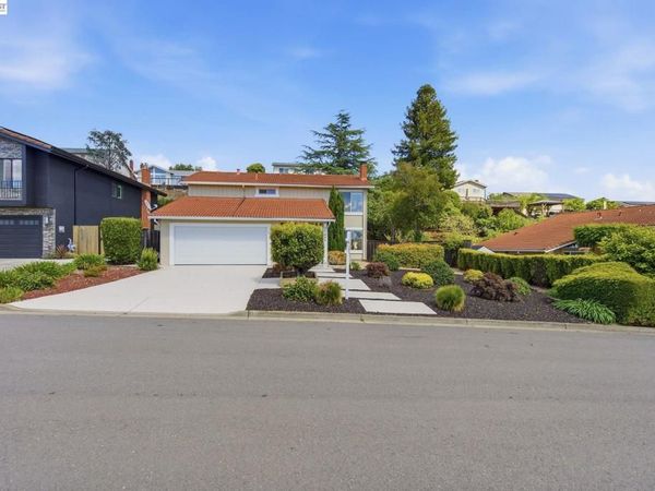 27966 El Portal Dr, Hayward, CA 94542