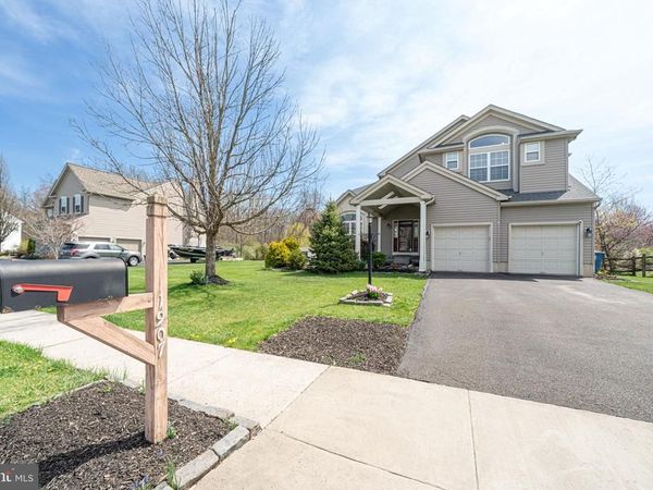 1907 MAYFLOWER DRIVE, QUAKERTOWN, PA 18951