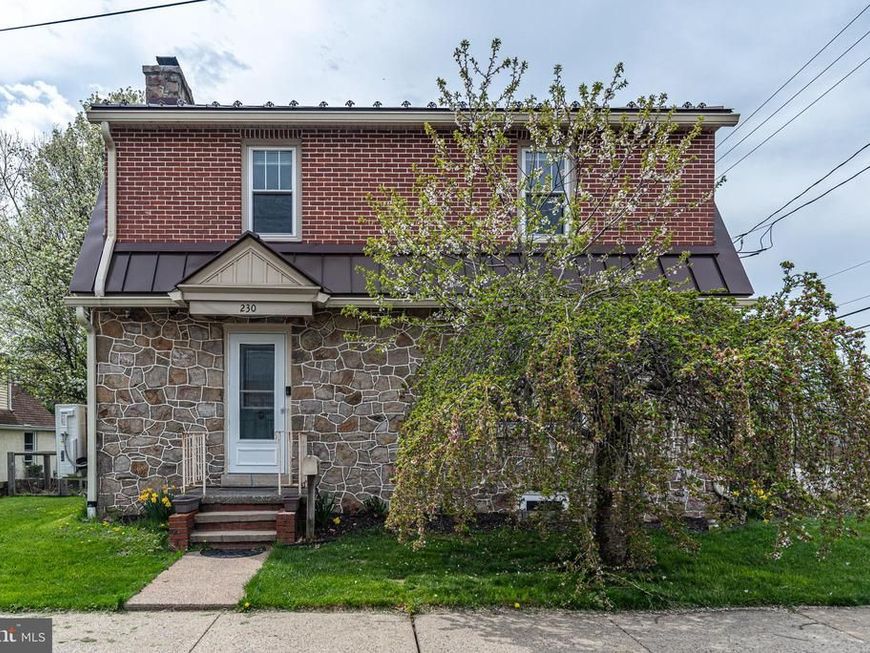 230 N Penrose Street, Quakertown, PA 18951 Main Photo