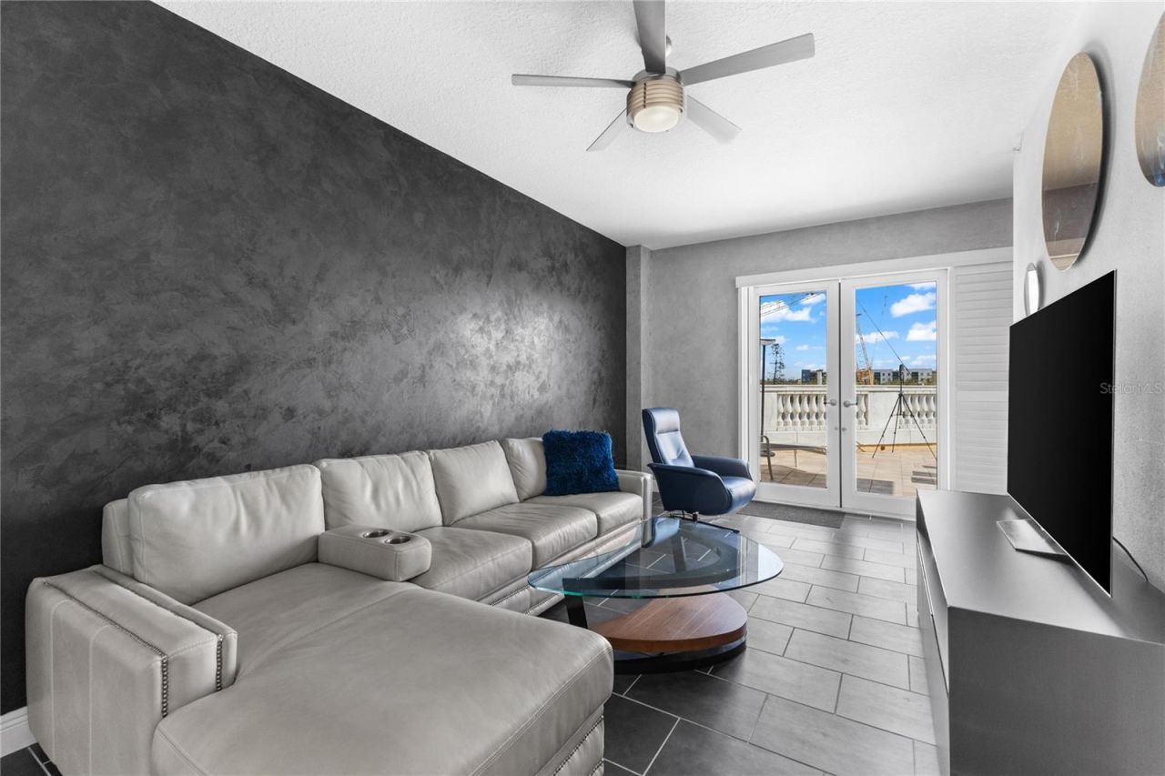 800 N Tamiami Trail, Unit 321A, Sarasota, FL 34236 Photo