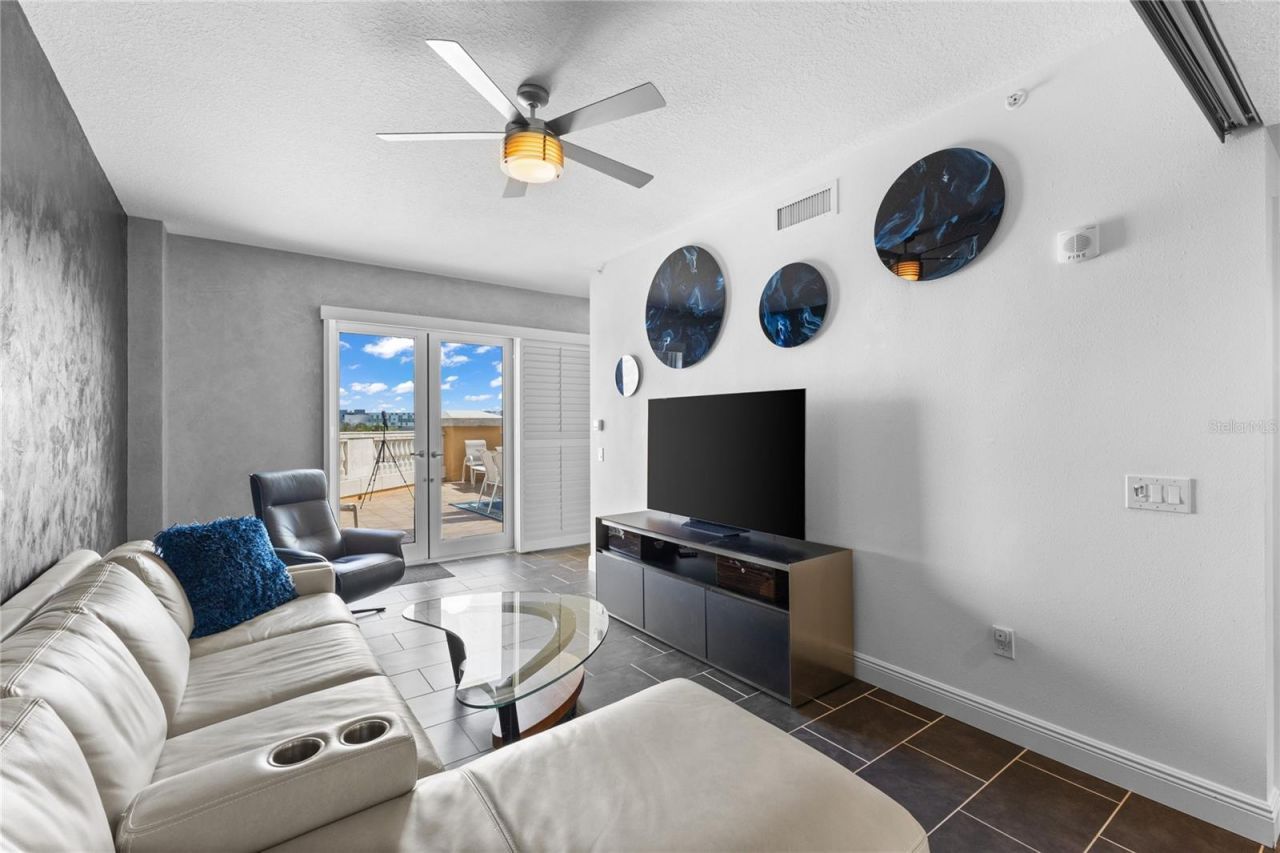 800 N Tamiami Trail, Unit 321A, Sarasota, FL 34236 Photo