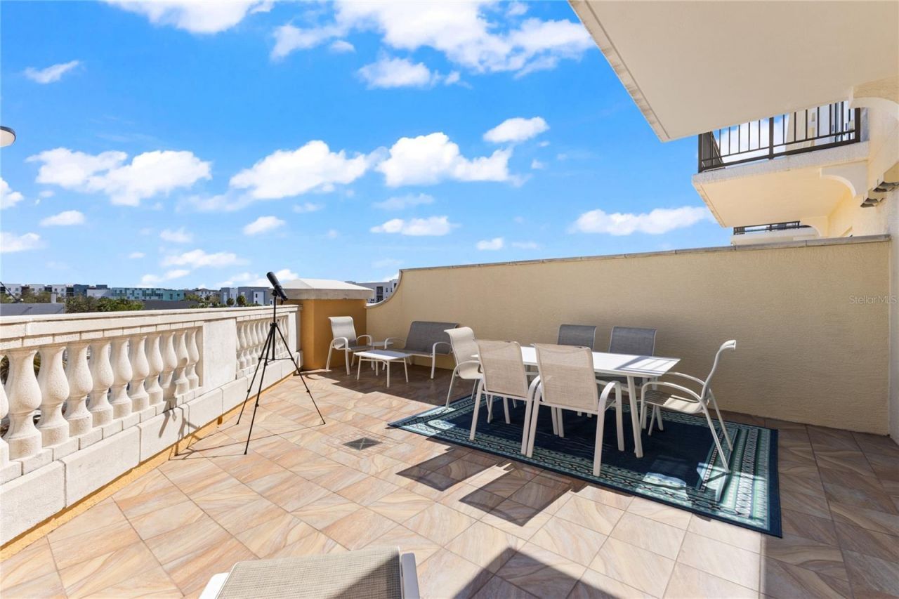 800 N Tamiami Trail, Unit 321A, Sarasota, FL 34236 Photo