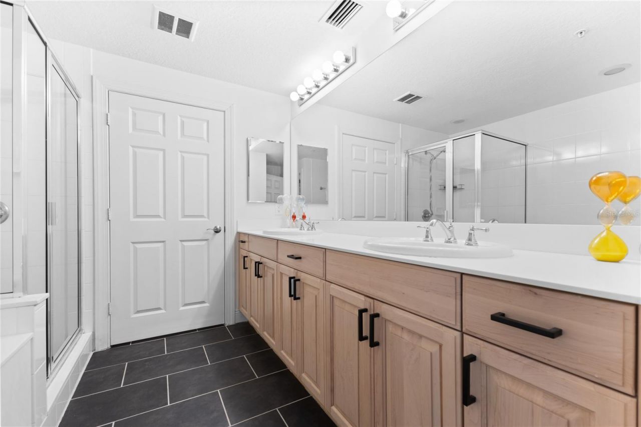 800 N Tamiami Trail, Unit 321A, Sarasota, FL 34236 Photo