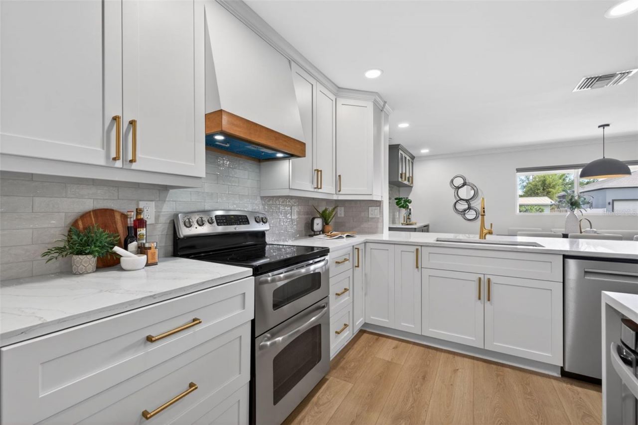 413 43rd Avenue Ne, Saint Petersburg, FL 33703 Photo