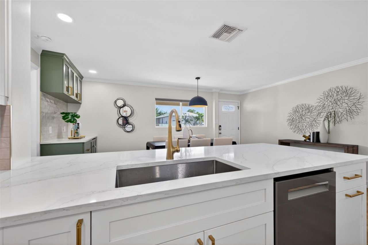 413 43rd Avenue Ne, Saint Petersburg, FL 33703 Photo