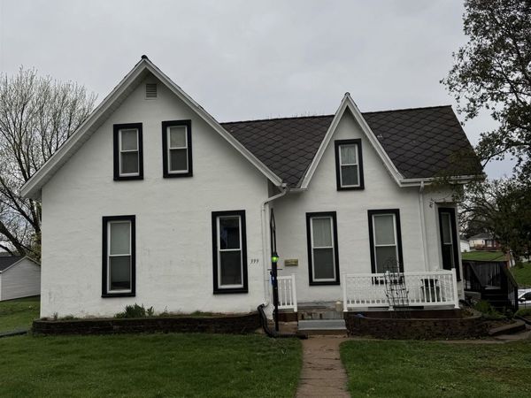 399 Montgomery Avenue, East Dubuque, IL 60125