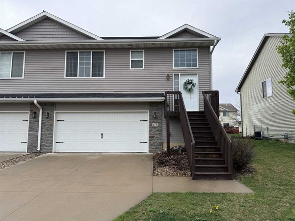 177 N Park Ridge Road, North Liberty, IA 52317