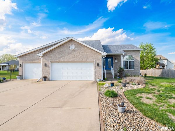 1404 HARDT Court, Pekin, IL 61554