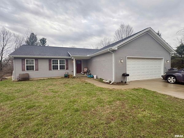 16093 KING Road, Danvers, IL 61732