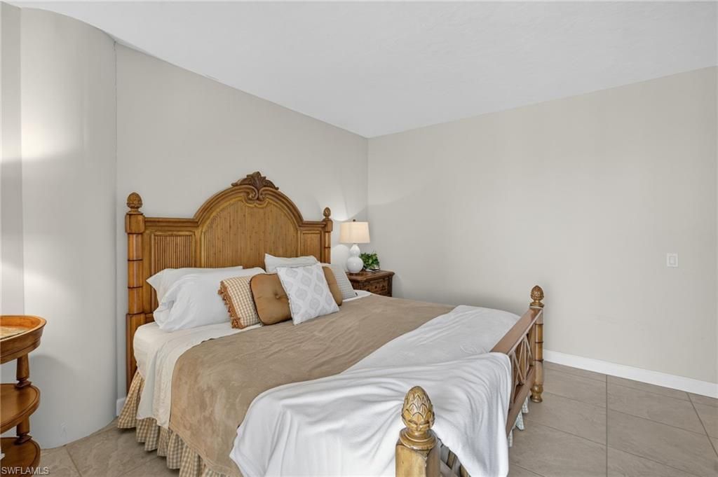 4041 Gulf Shore Blvd N, Unit 1807, Naples, FL 34103 Photo