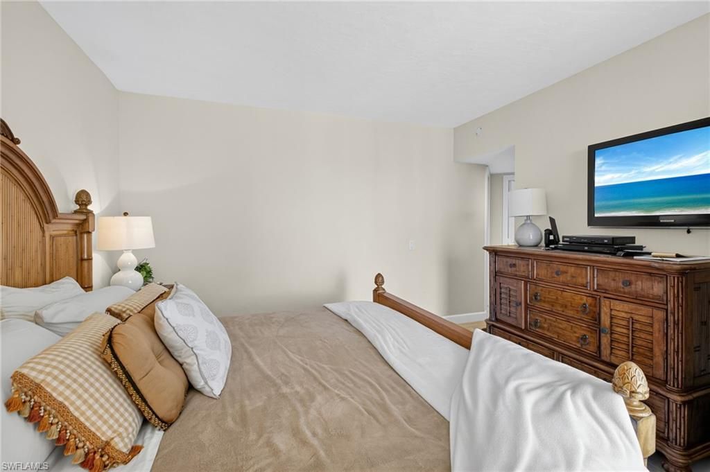 4041 Gulf Shore Blvd N, Unit 1807, Naples, FL 34103 Photo