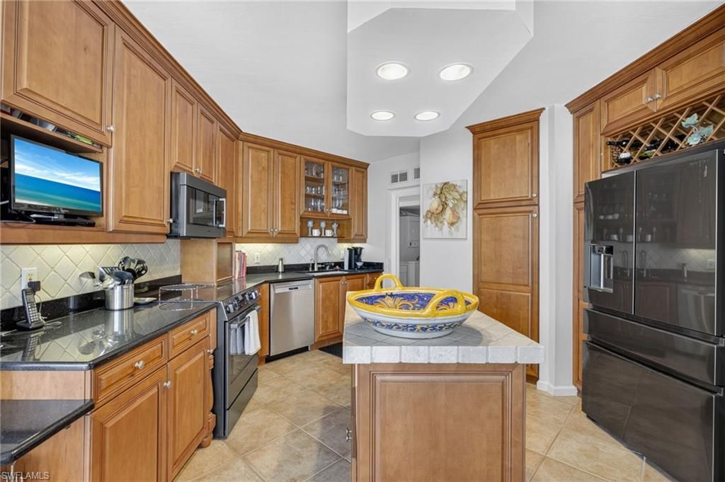 4041 Gulf Shore Blvd N, Unit 1807, Naples, FL 34103 Photo