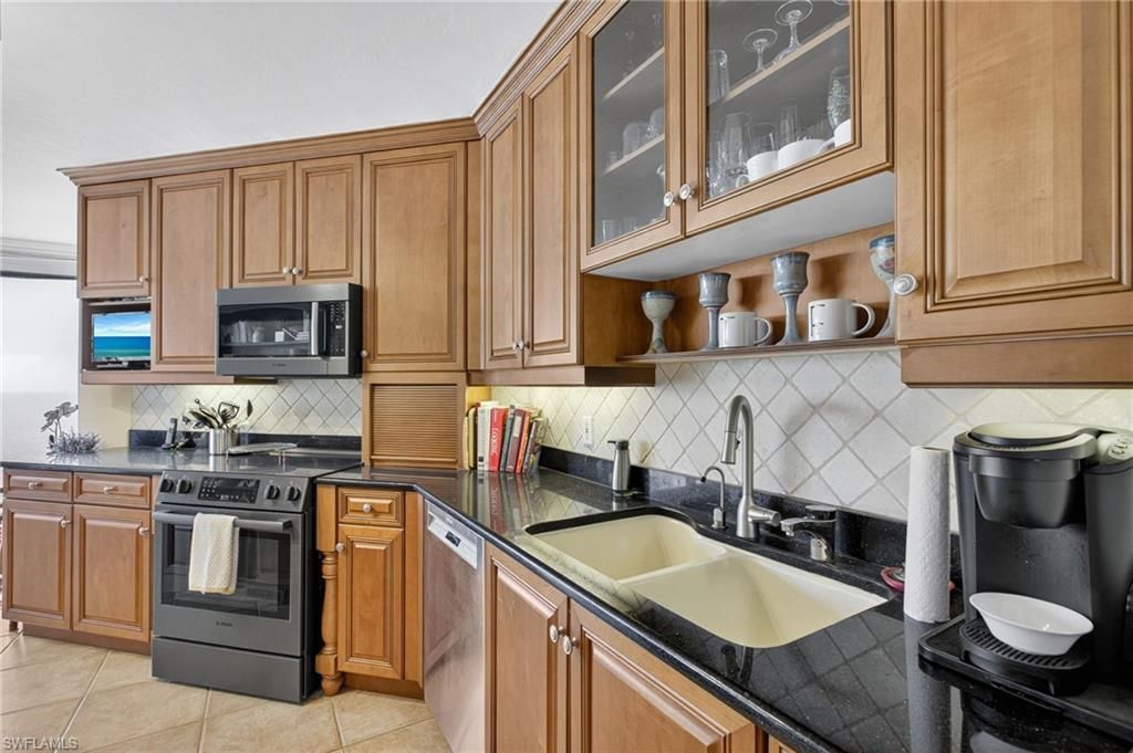 4041 Gulf Shore Blvd N, Unit 1807, Naples, FL 34103 Photo