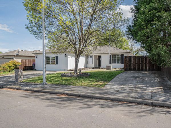 8022 Brie Terrace, White City, OR 97503