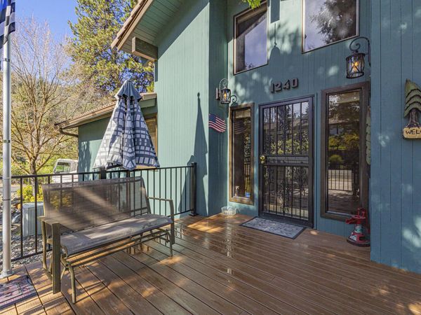 1240 Vista Way, Klamath Falls, OR 97601