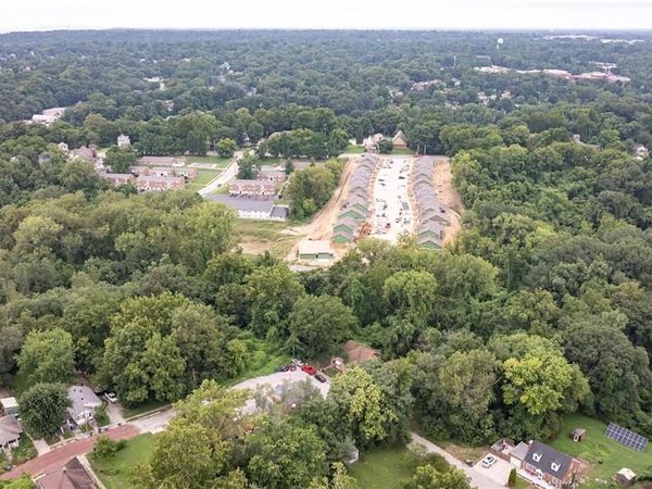 2000 Agnes Street , Alton, IL 62002