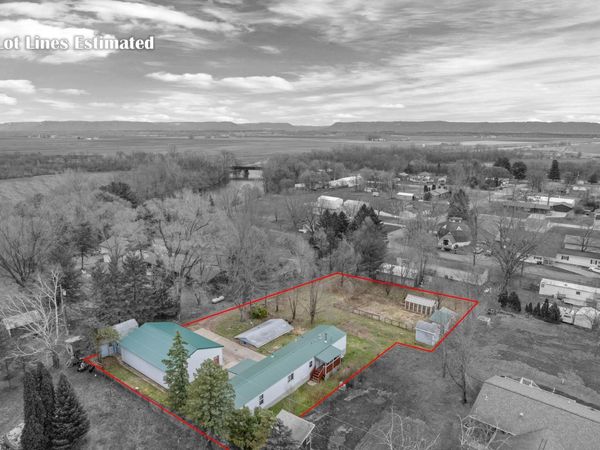 440 N 1st Street , Kellogg, MN 55945