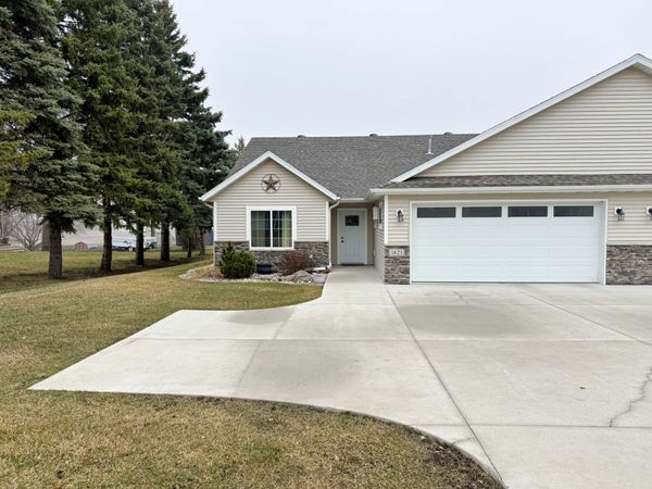 1821 S Cascade Street , Fergus Falls, MN 56537