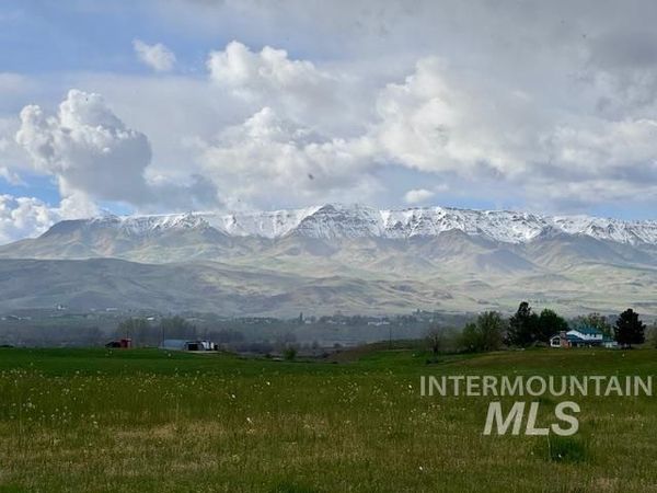 3745 Jake Lane, Emmett, ID 83617