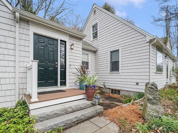 210 Pleasant St, Seekonk, MA 02771