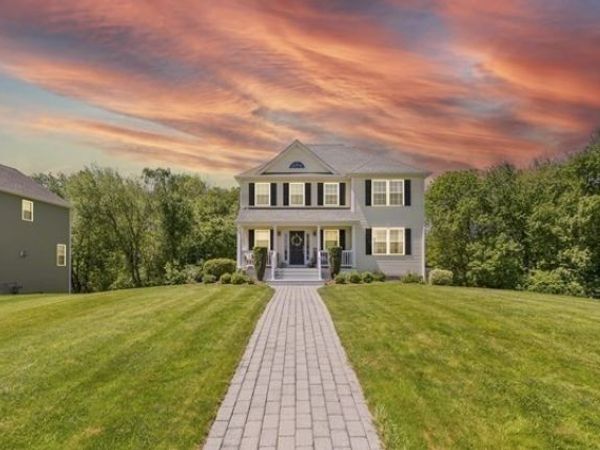 14 Evelyn Way, Seekonk, MA 02771