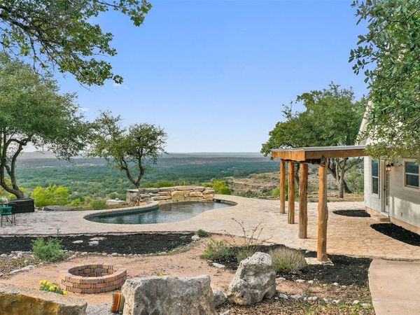 1161 Las Colinas DR, Dripping Springs, TX 78620