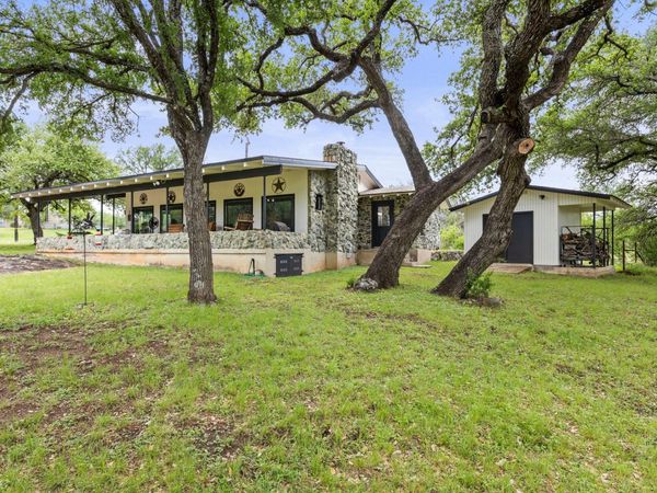 160 Lake Shore DR, Horseshoe Bay, TX 78657