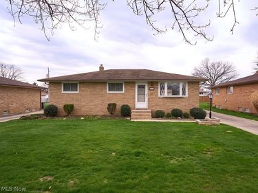 12101 Tucson Drive, Parma, OH 44130