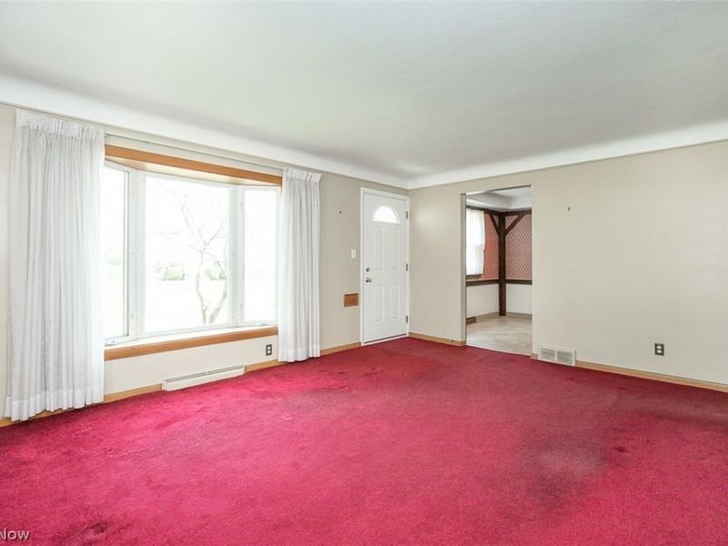 8409 Wainstead Drive, Parma, OH 44129 Photo 10