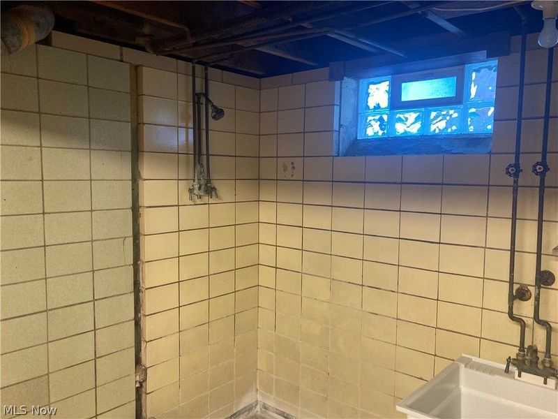 8409 Wainstead Drive, Parma, OH 44129 Photo 11