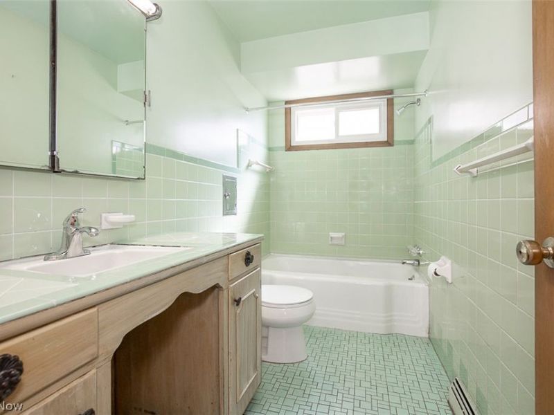 8409 Wainstead Drive, Parma, OH 44129 Photo 13