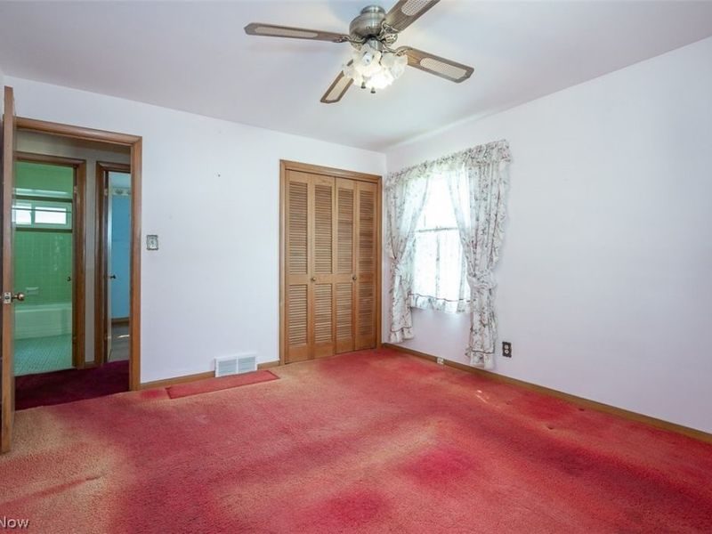 8409 Wainstead Drive, Parma, OH 44129 Photo 19