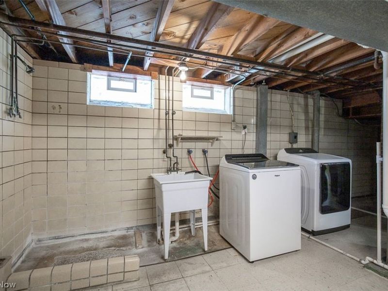 8409 Wainstead Drive, Parma, OH 44129 Photo 26