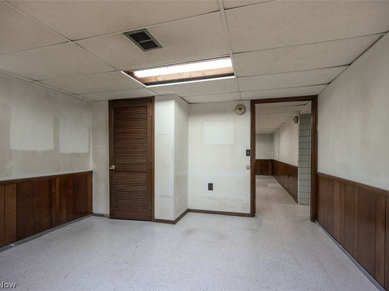 8409 Wainstead Drive, Parma, OH 44129 Photo 32