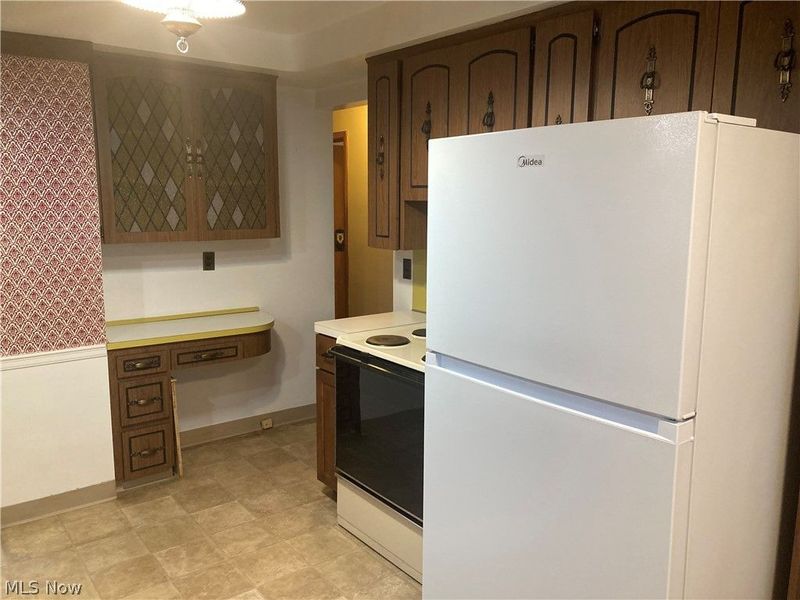 8409 Wainstead Drive, Parma, OH 44129 Photo 4