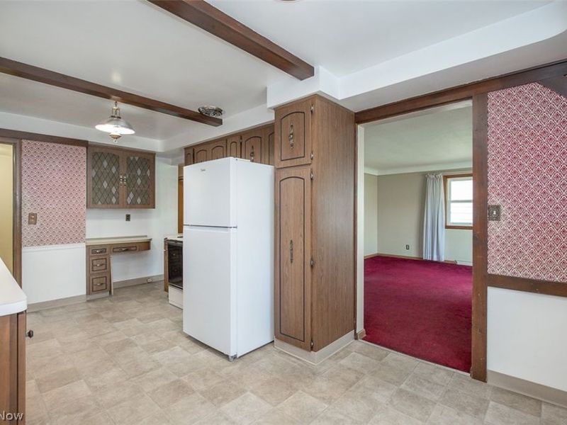 8409 Wainstead Drive, Parma, OH 44129 Photo 4