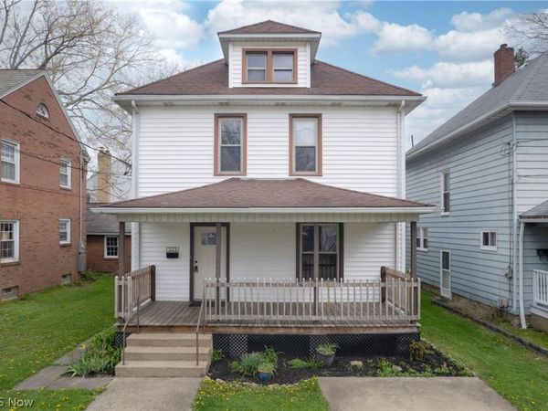 521 W Market Street , Orrville, OH 44667