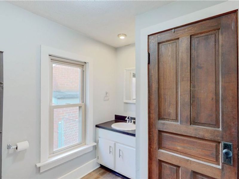 521 W Market Street, Orrville, OH 44667 Photo 12